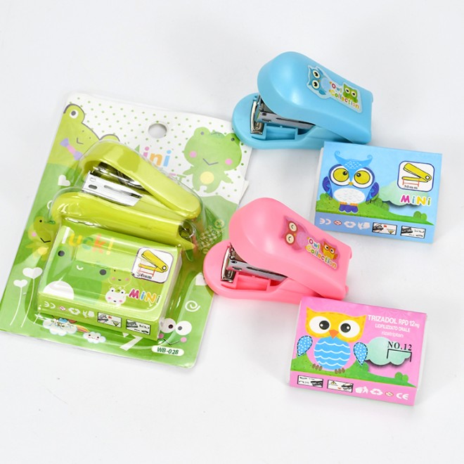 Wholesale Portable Cartoon Mini Stapler with Staples Set durable office stationery Fit DIY Handmaking Paper binding